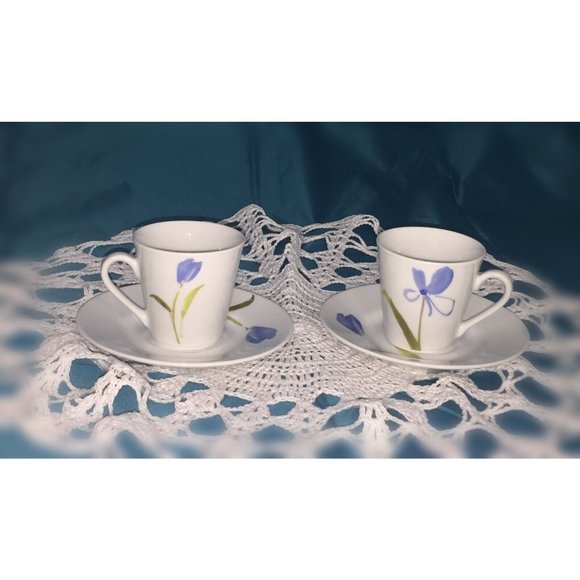 Floralie Espresso Set in a carry box with blue flowers - Picture 3 of 4